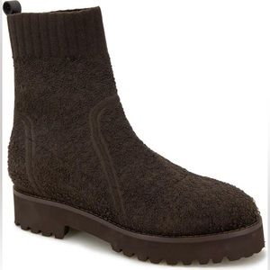 ANDRÉ ASSOUS Pisces Featherweight Bootie $149 (NWT)